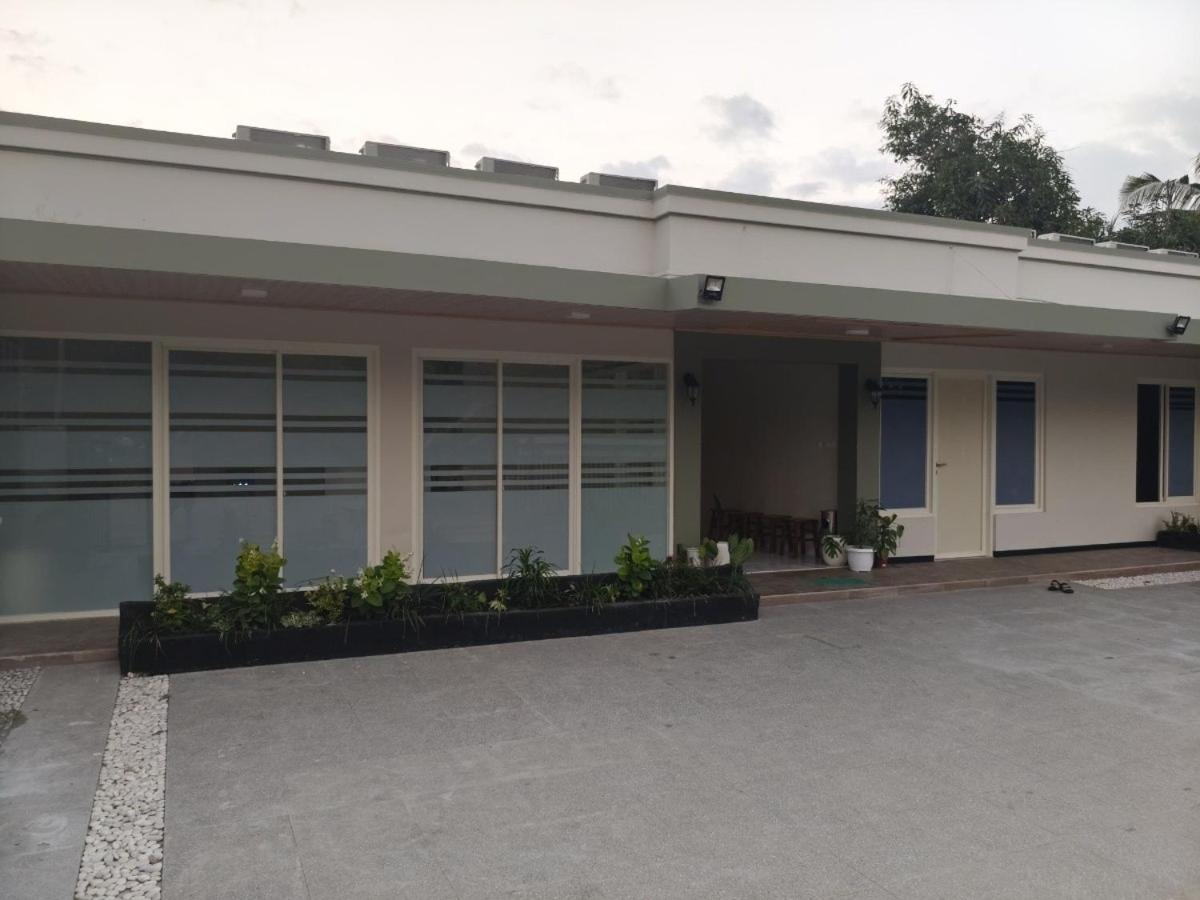El Nipa Hotel Labuan Bajo Exterior foto